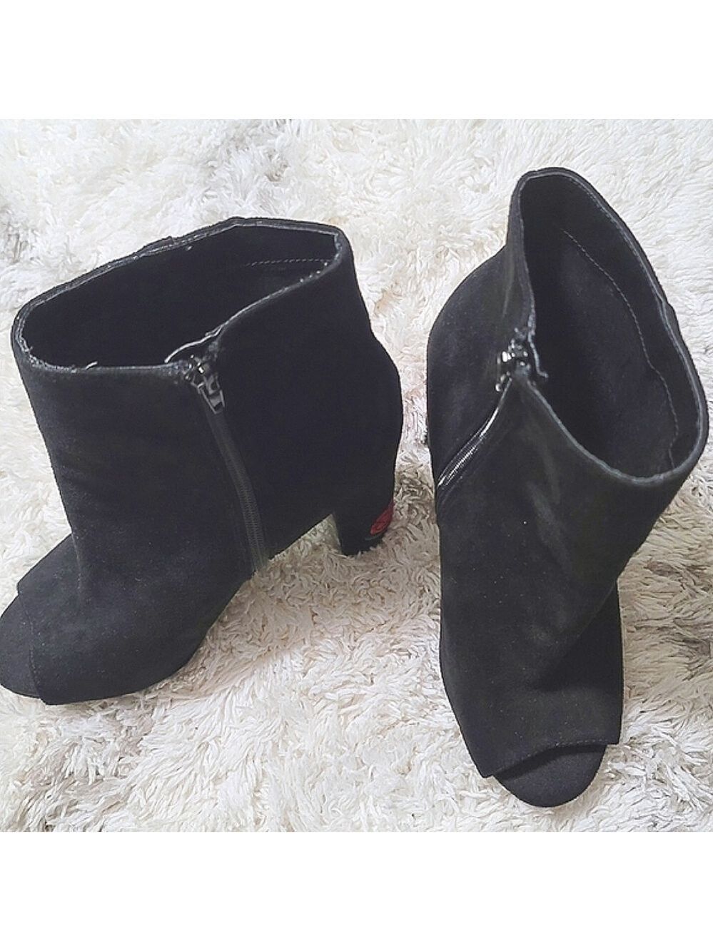 Wild Diva Faux Suede Rose Embroidered Almond Toe Booties Boots Size 9